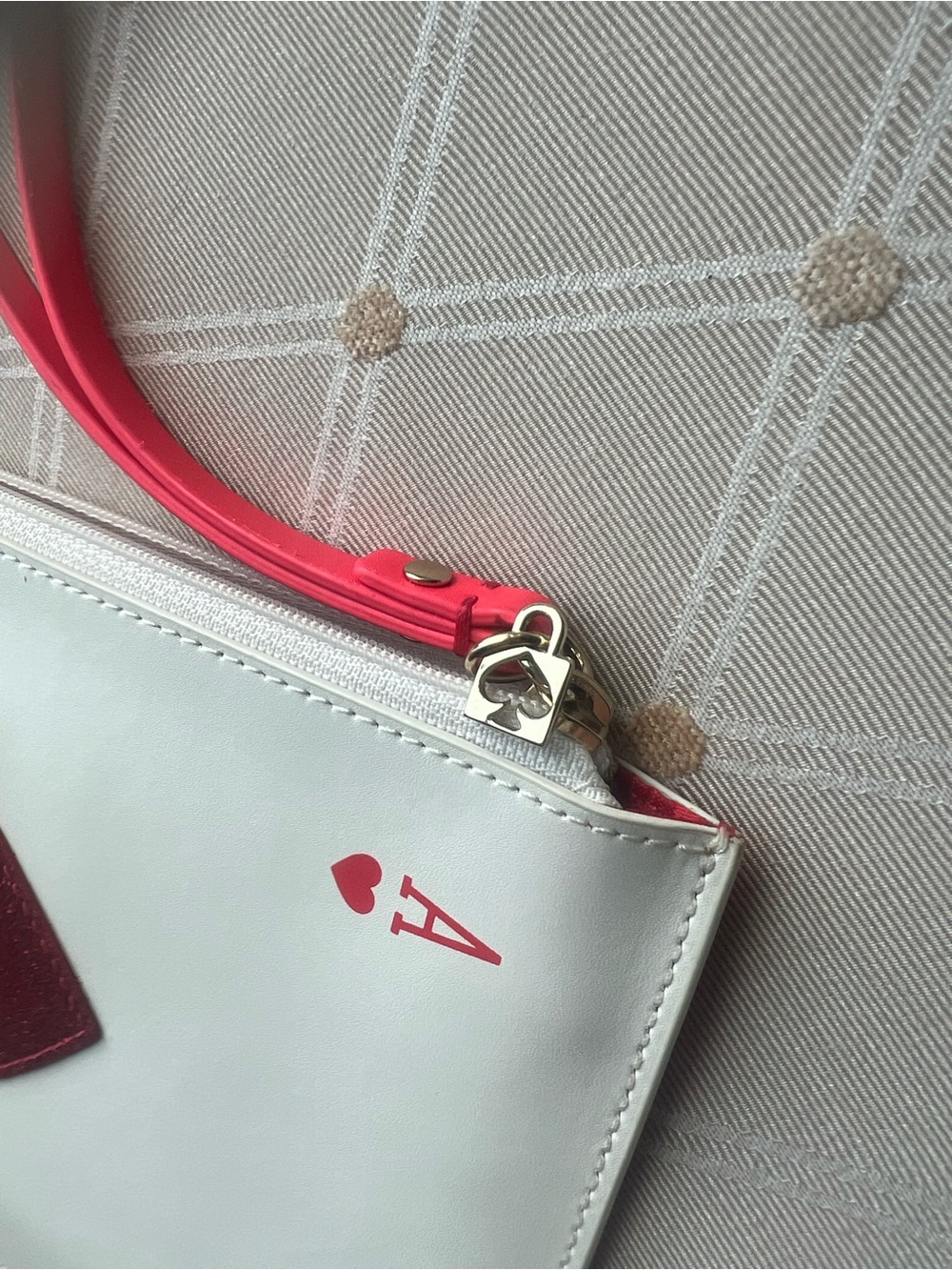 Kate Spade Ace of Hearts Playing Card Wristlet & Pouch - Picture 3 of 5
